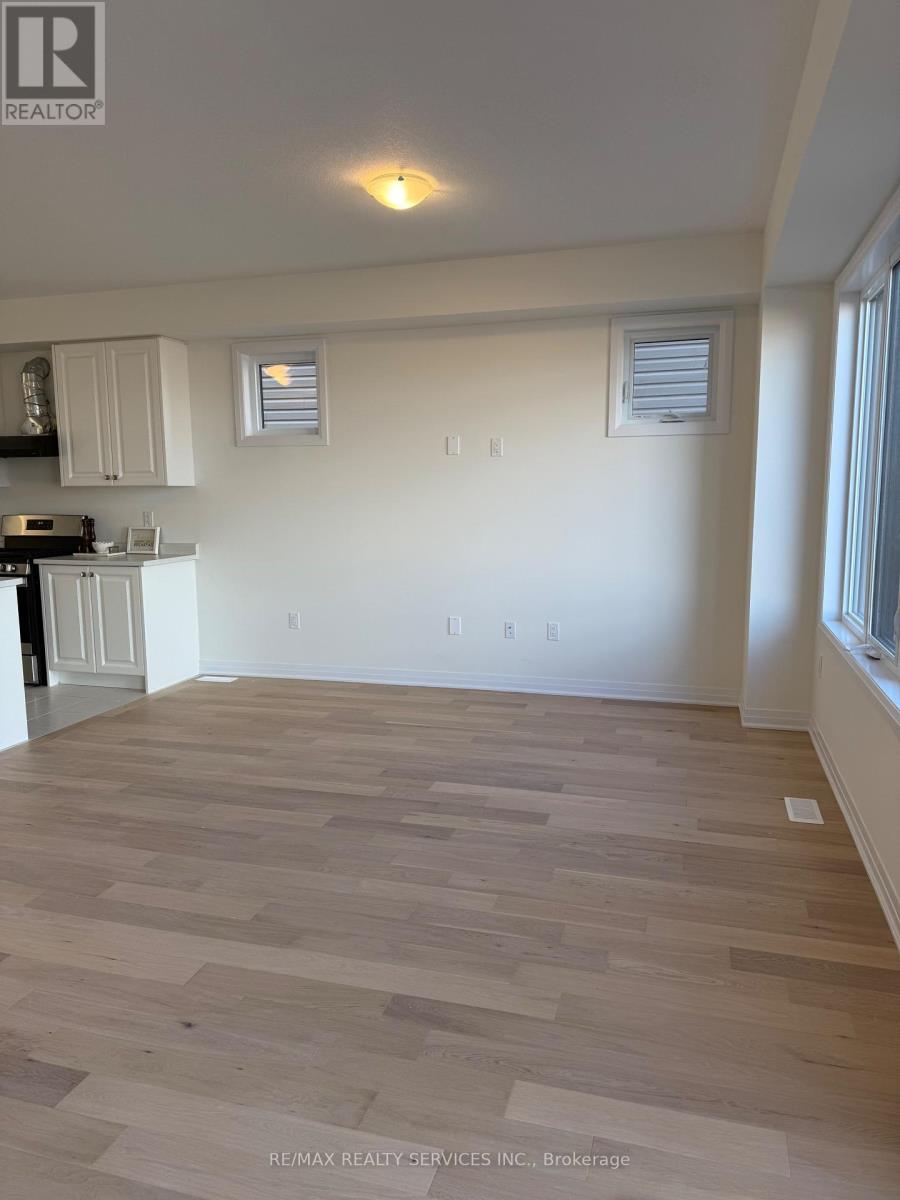 64 Masters Drive, Welland, Ontario  L3B 0N4 - Photo 12 - X12632484