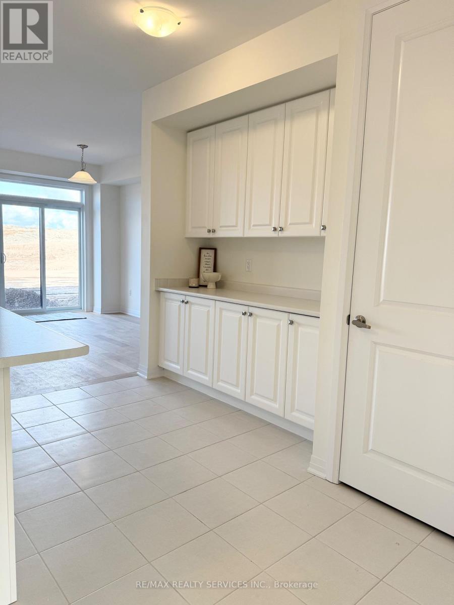 64 Masters Drive, Welland, Ontario  L3B 0N4 - Photo 7 - X12632484