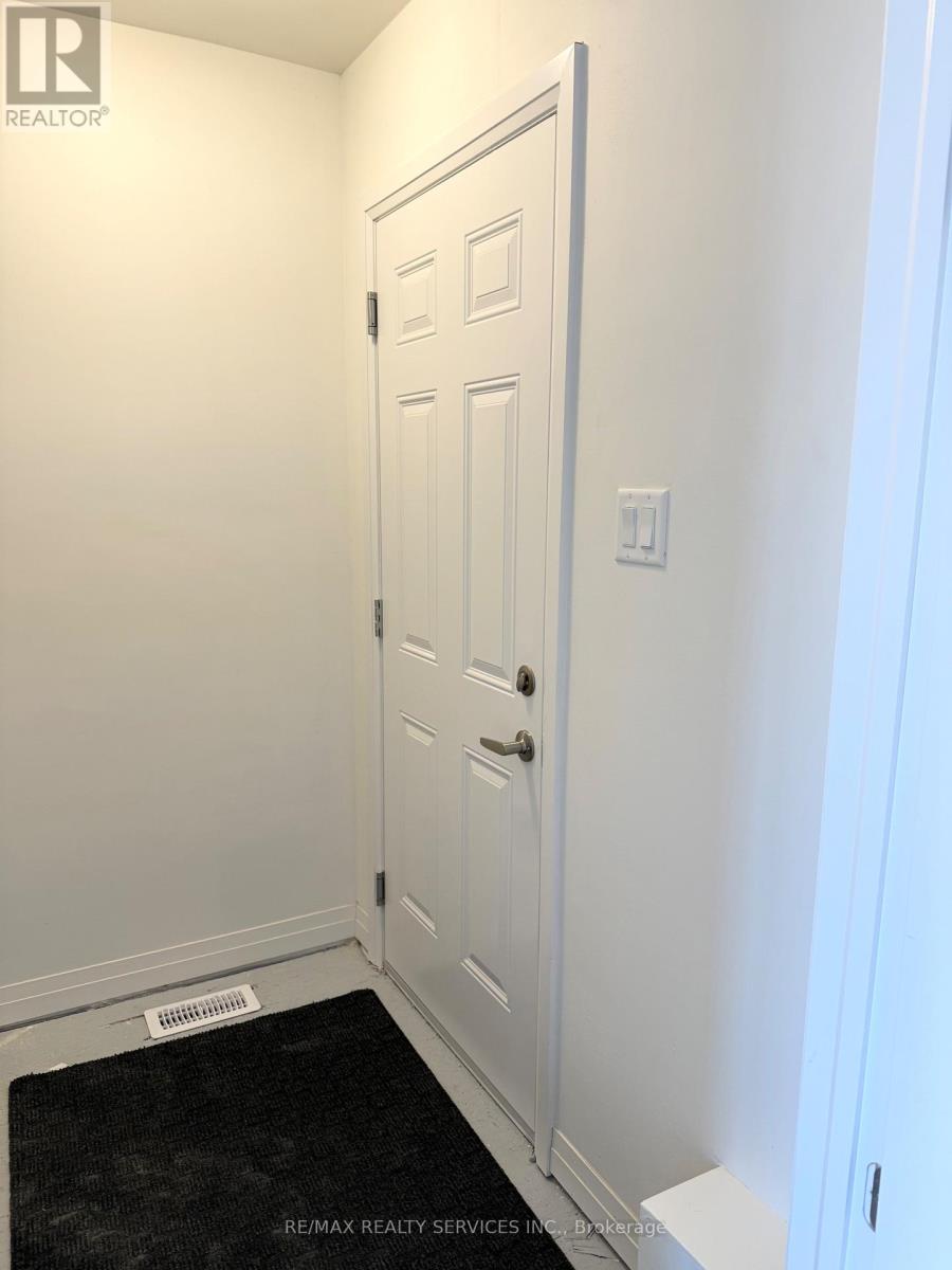 64 Masters Drive, Welland, Ontario  L3B 0N4 - Photo 9 - X12632484