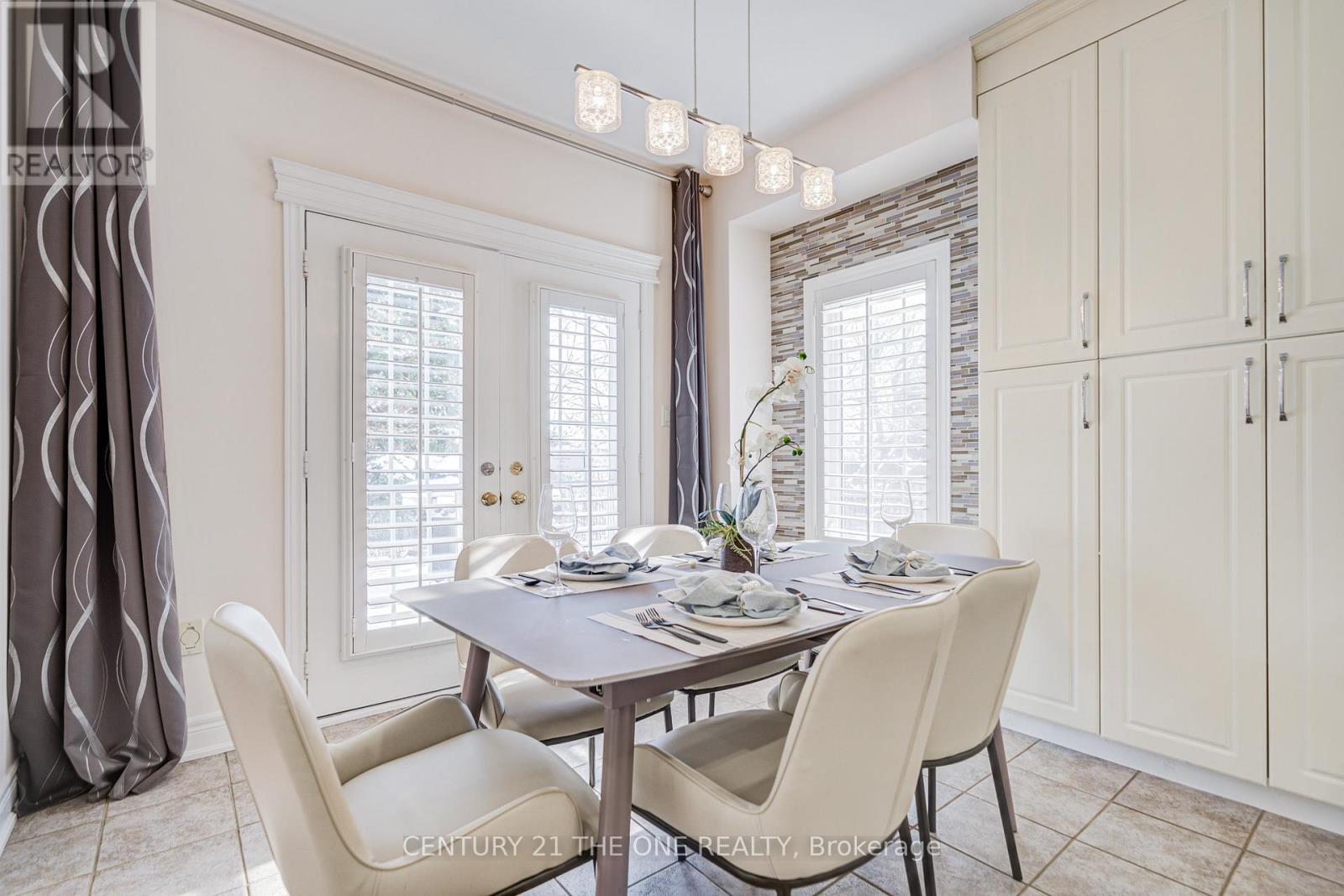 821 Walsh Court, Newmarket, Ontario  L3X 2V3 - Photo 8 - N12632506