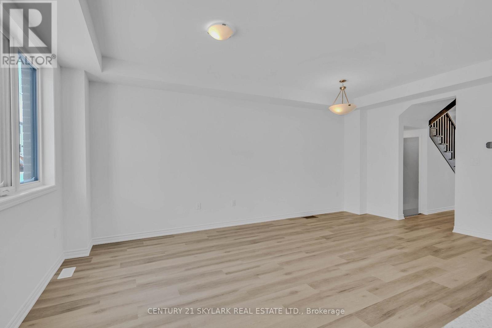 16 Ivory Road, Barrie, Ontario  L9J 0B7 - Photo 6 - S12632500