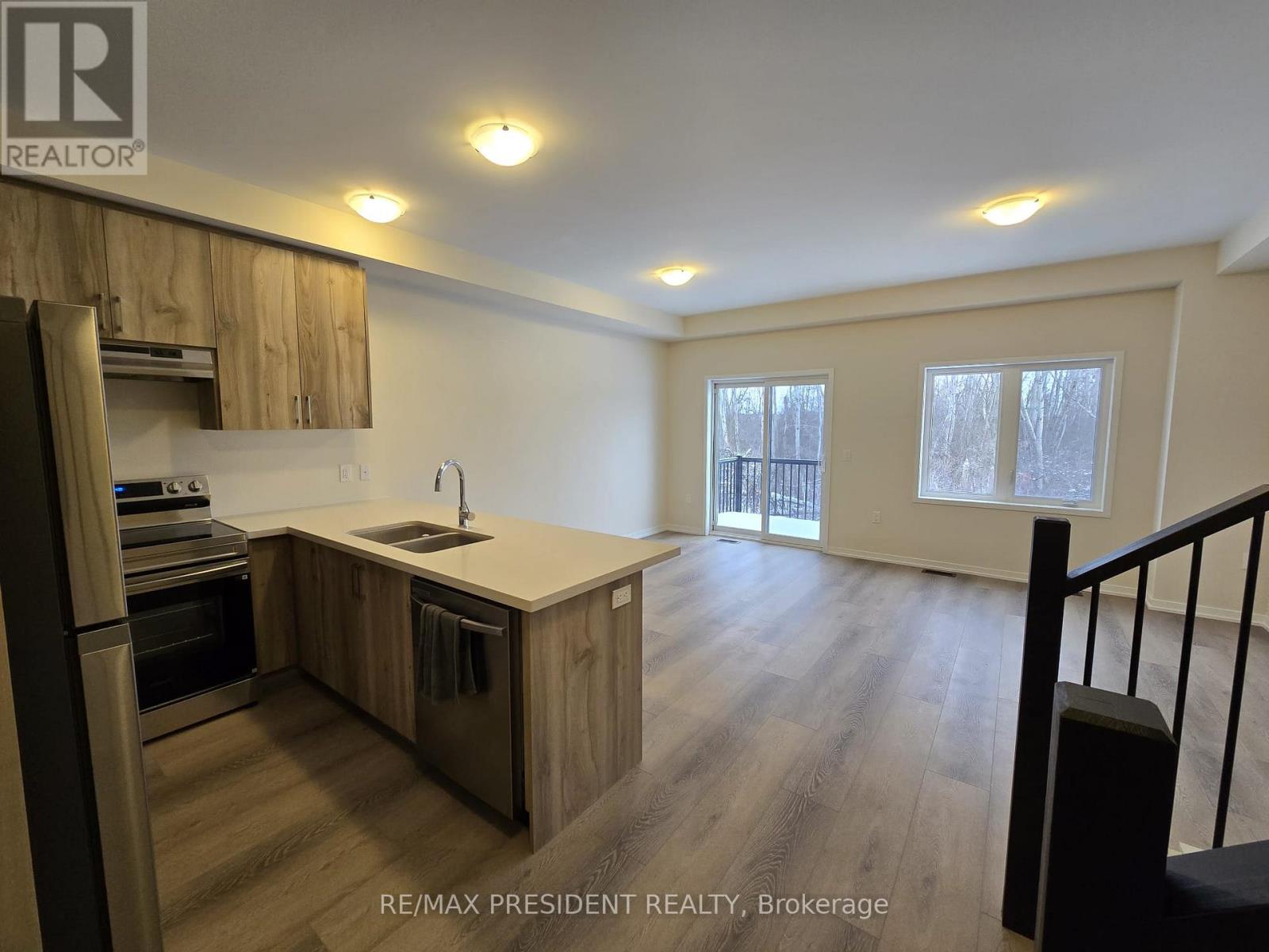 28 Seahorse Common, Cambridge, Ontario  N1R 5S2 - Photo 4 - X12632502