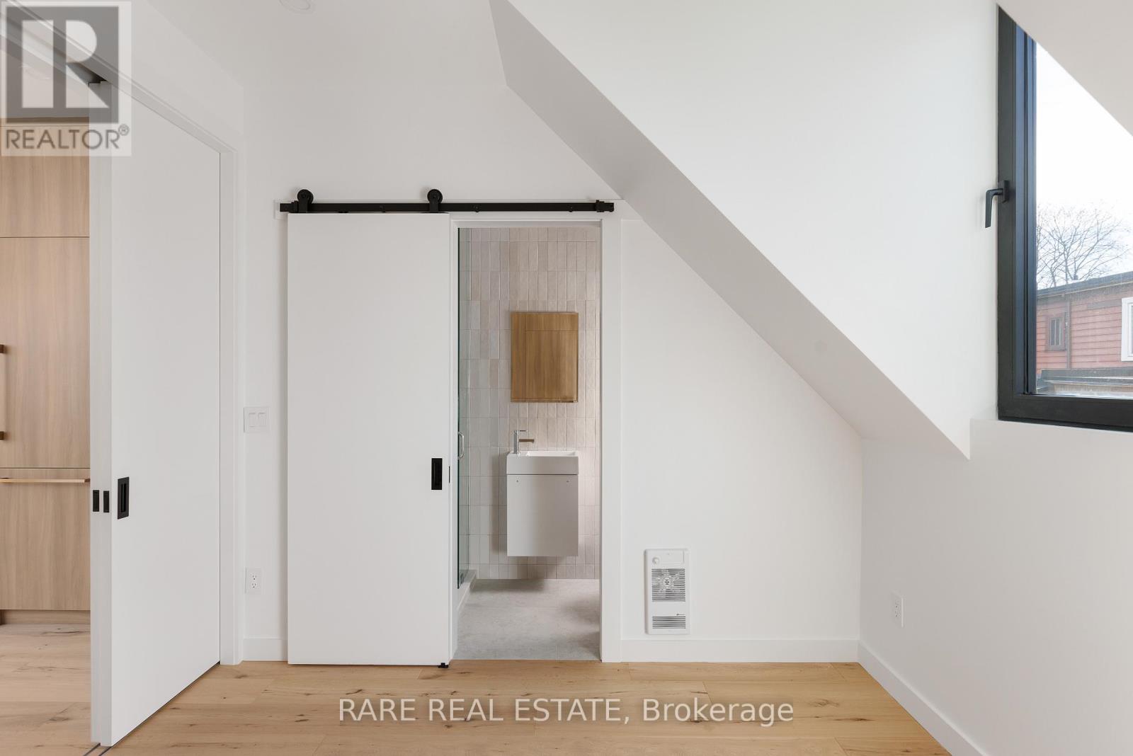 Laneway - 451 Montrose Avenue, Toronto, Ontario M6G 3H2 - Photo 14 - C12632520