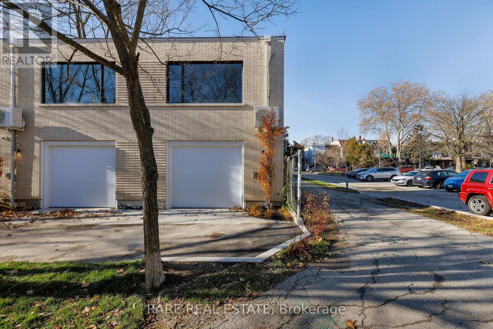 Laneway - 451 Montrose Avenue, Toronto, Ontario M6G 3H2 - Photo 2 - C12632520