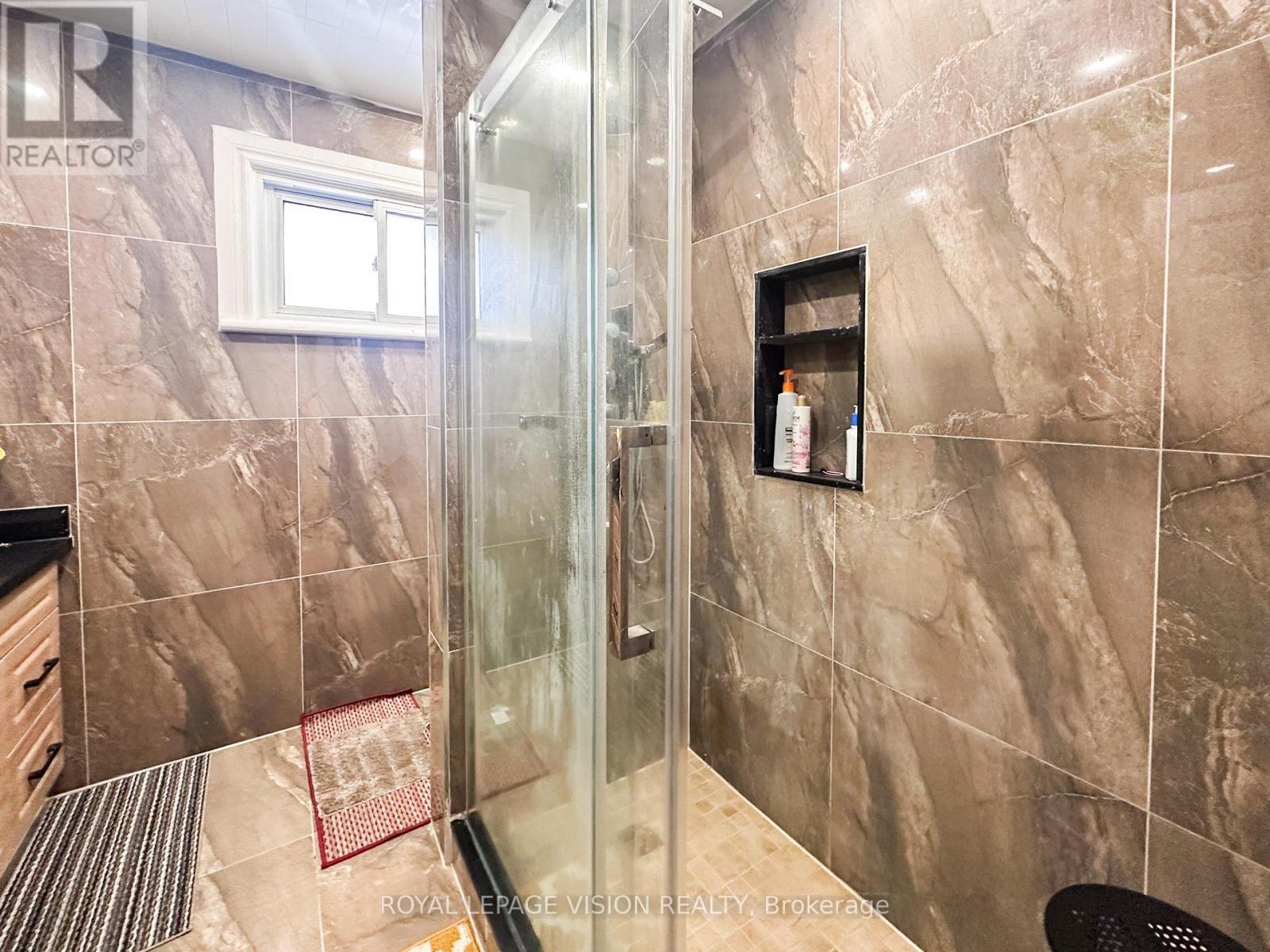 Main Floor - 380 Arbor Court, Oshawa, Ontario  L1J 3G4 - Photo 18 - E12632512