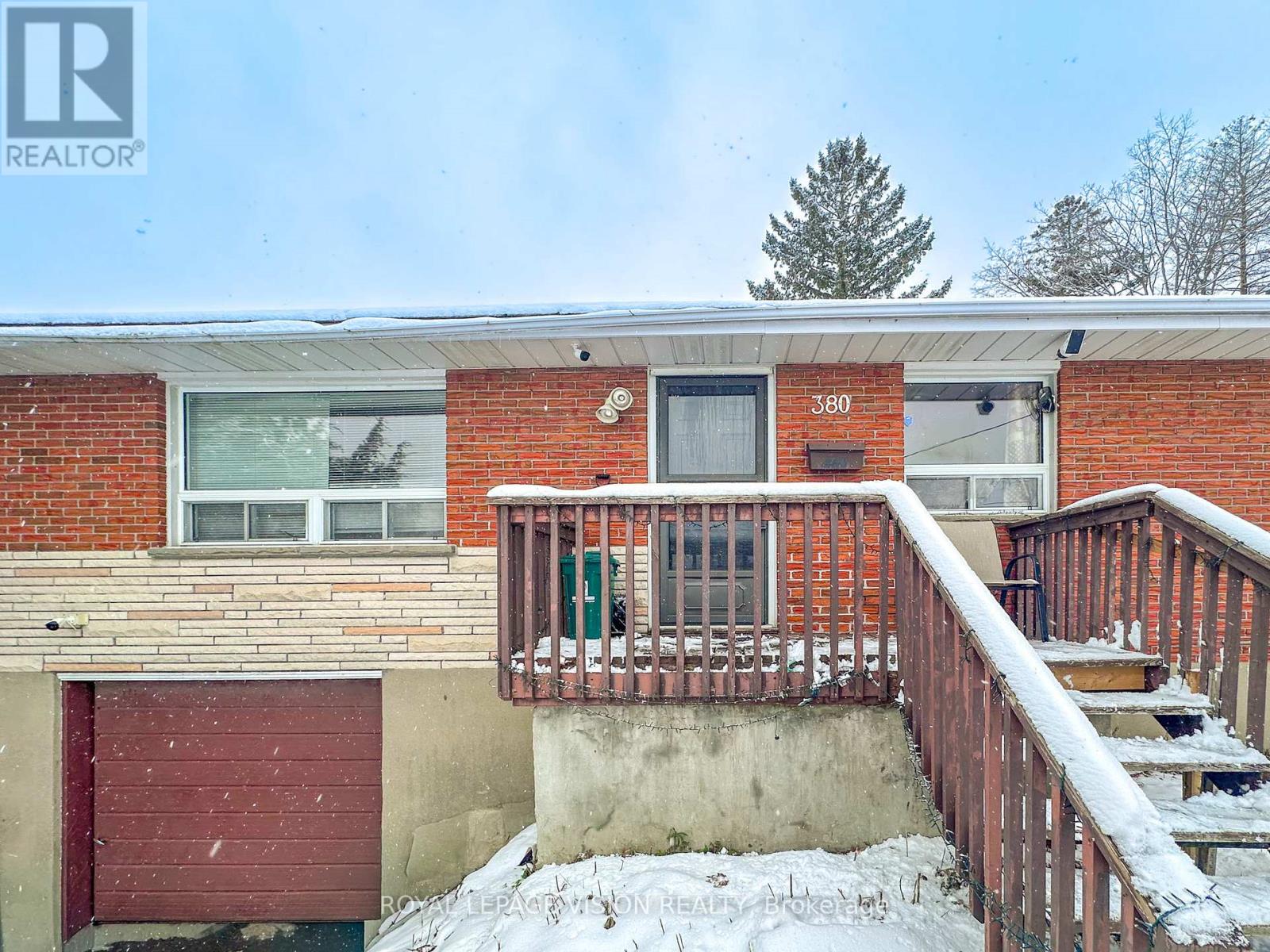 Main Floor - 380 Arbor Court, Oshawa, Ontario  L1J 3G4 - Photo 3 - E12632512