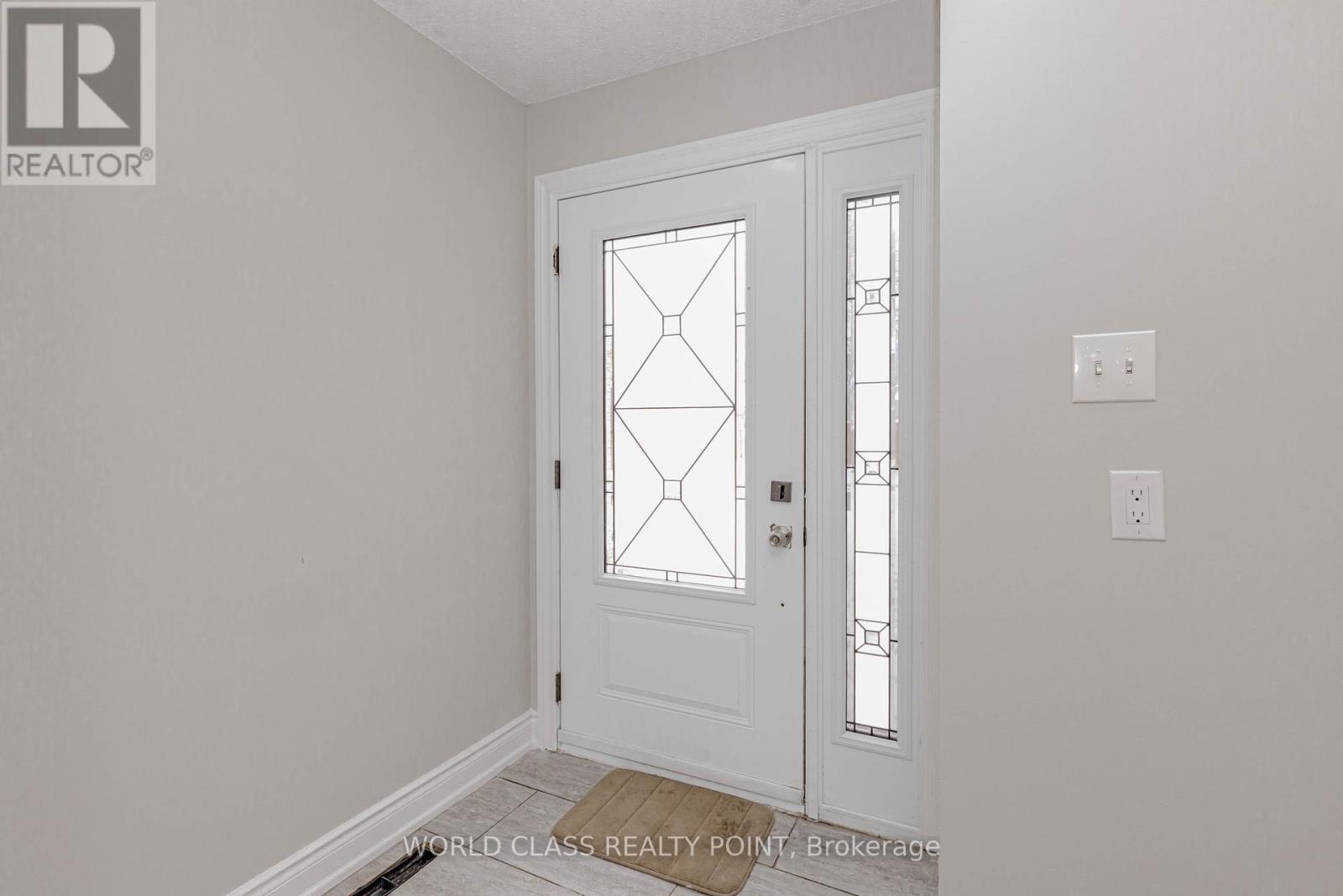 4 Dafoe Crescent, Brampton, Ontario L6Y 2L2 - Photo 2 - W12632522