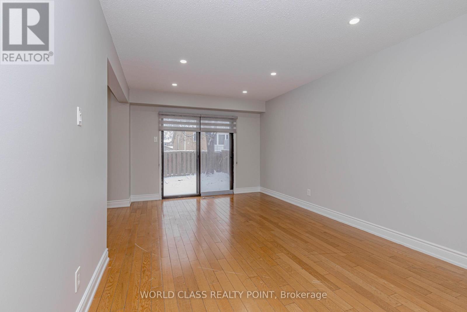 4 Dafoe Crescent, Brampton, Ontario L6Y 2L2 - Photo 7 - W12632522