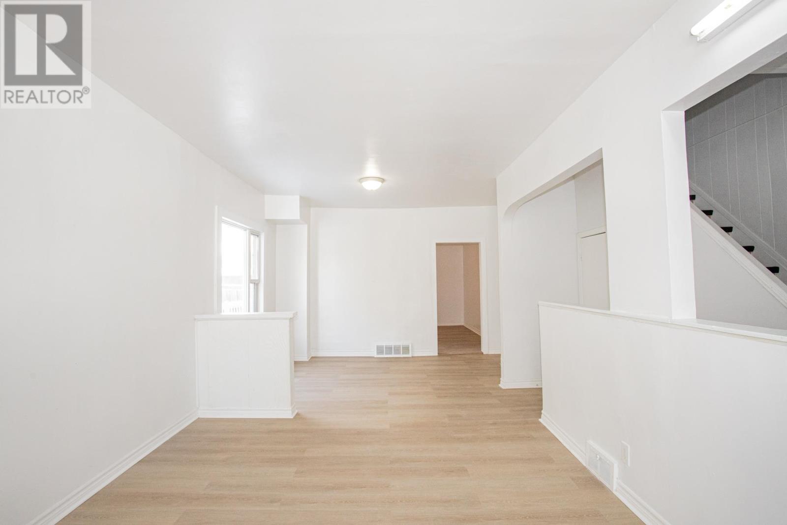 223 Beverley St, Sault Ste. Marie, Ontario P6A 1S1 - Photo 4 - SM253422