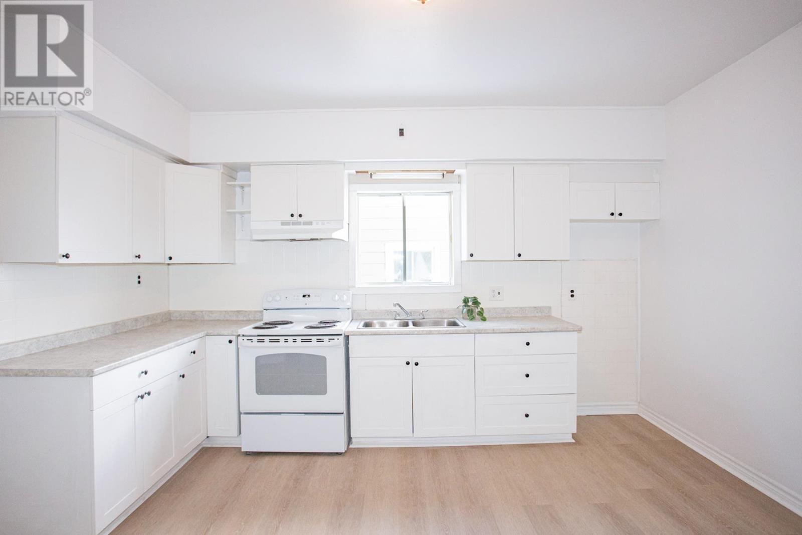 223 Beverley St, Sault Ste. Marie, Ontario P6A 1S1 - Photo 2 - SM253422