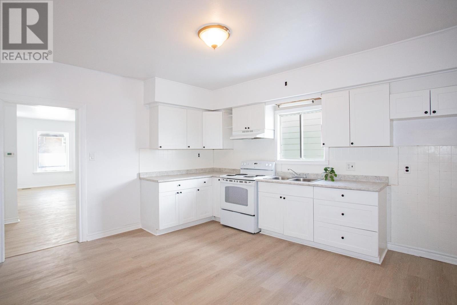 223 Beverley St, Sault Ste. Marie, Ontario P6A 1S1 - Photo 9 - SM253422