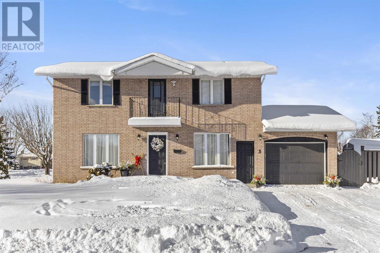 3 Charlotte Dr, Sault Ste. Marie, Ontario  P6B 5S6 - Photo 2 - SM253444