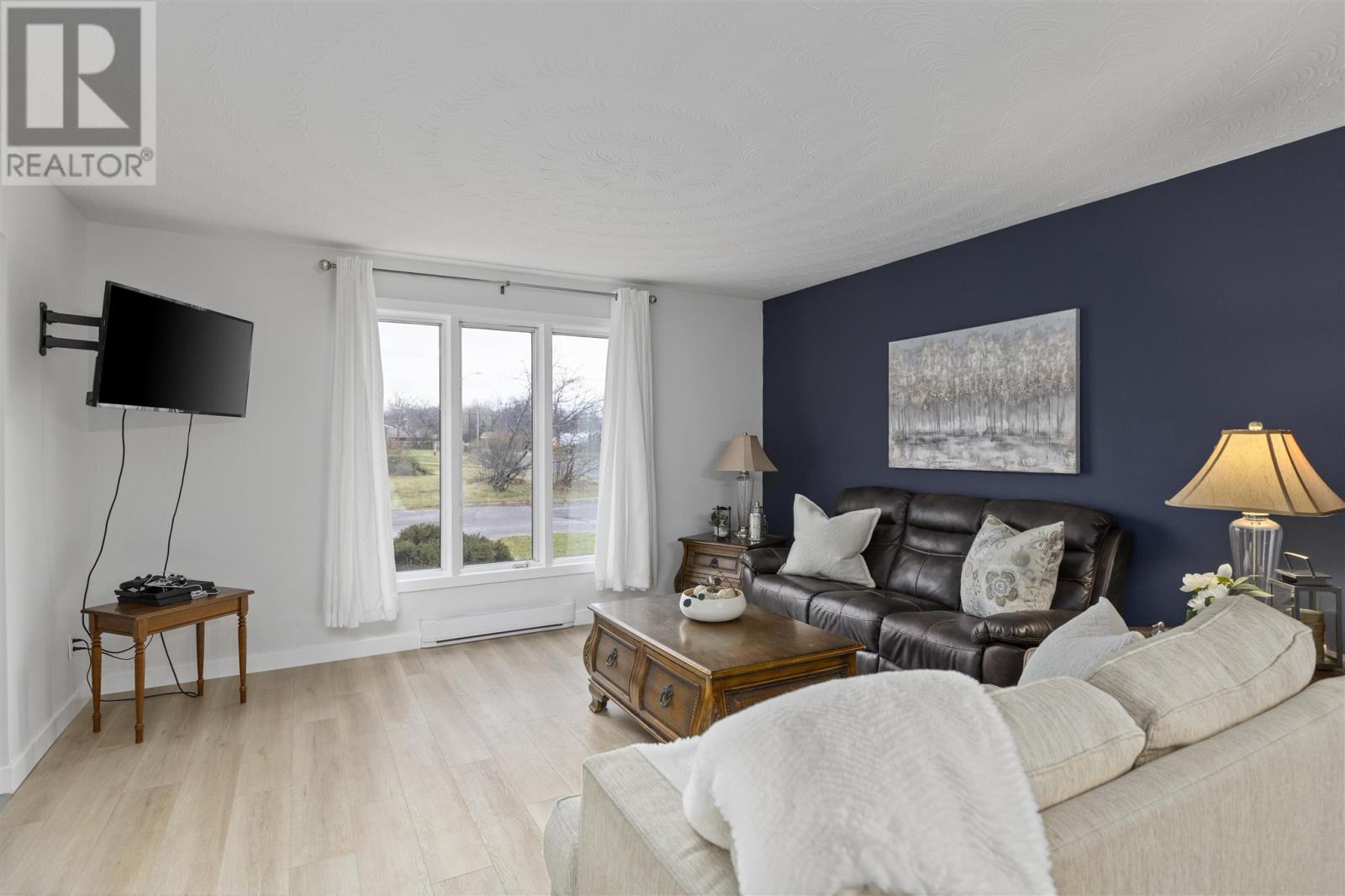 3 Charlotte Dr, Sault Ste. Marie, Ontario  P6B 5S6 - Photo 8 - SM253444