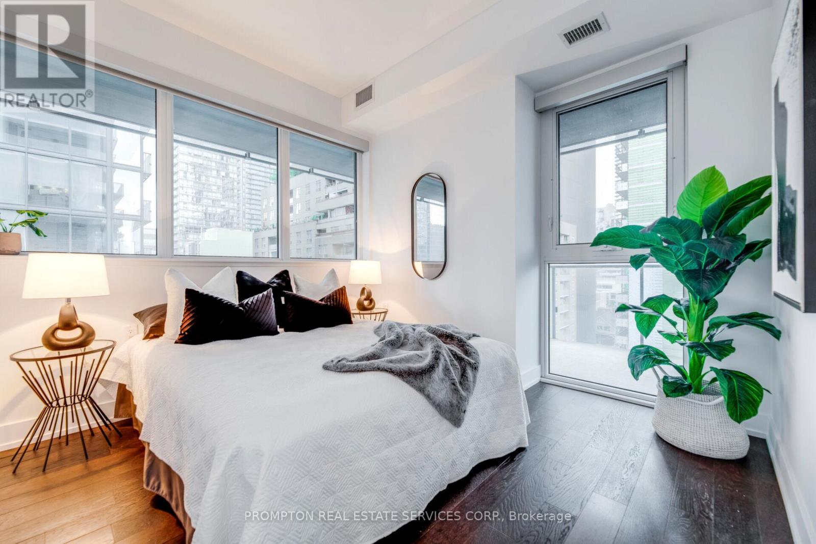 5103 - 7 Grenville Street, Toronto, Ontario  M4Y 1A1 - Photo 7 - C12632540