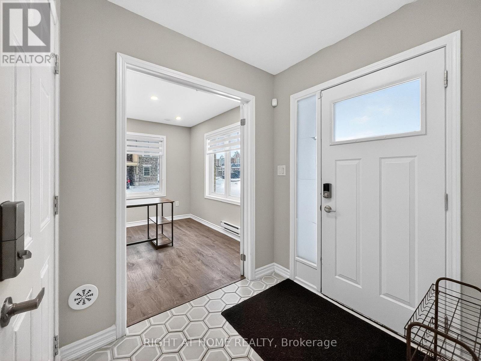 1274 Hop Place, Milton, Ontario  L9E 1S4 - Photo 5 - W12632526