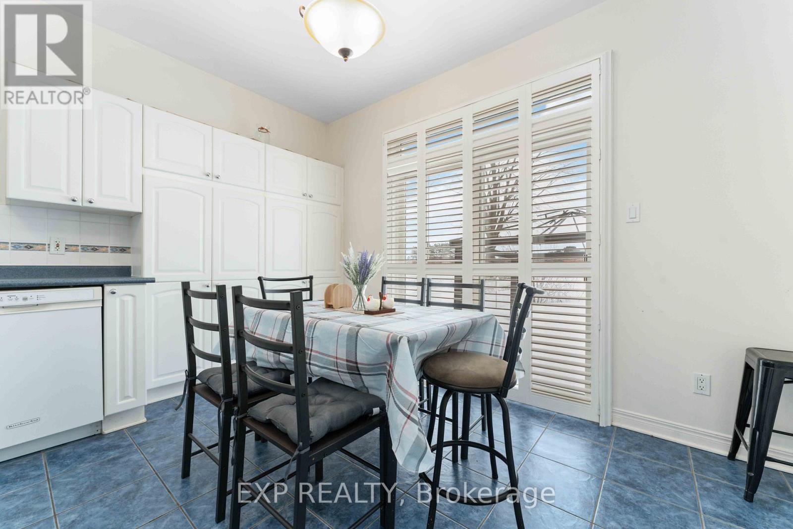 118 Finn Court, Ottawa, Ontario K1V 2C8 - Photo 12 - X12416732