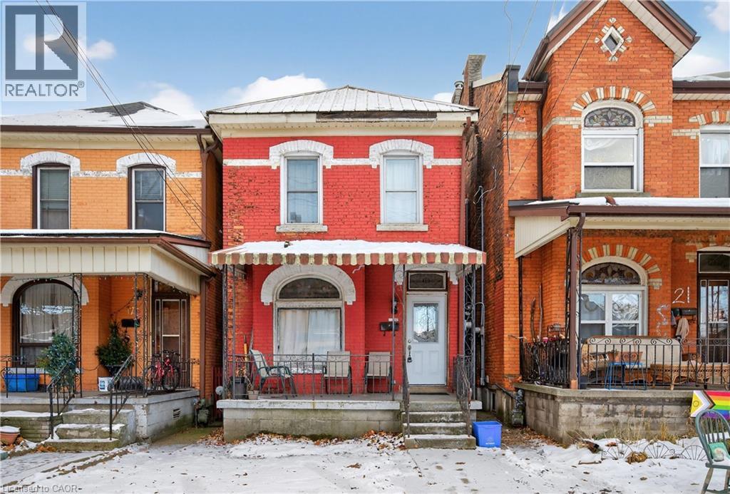 <div class="slider-price">$399,000</div><p>19 Morden Street, Hamilton, Ontario</p>