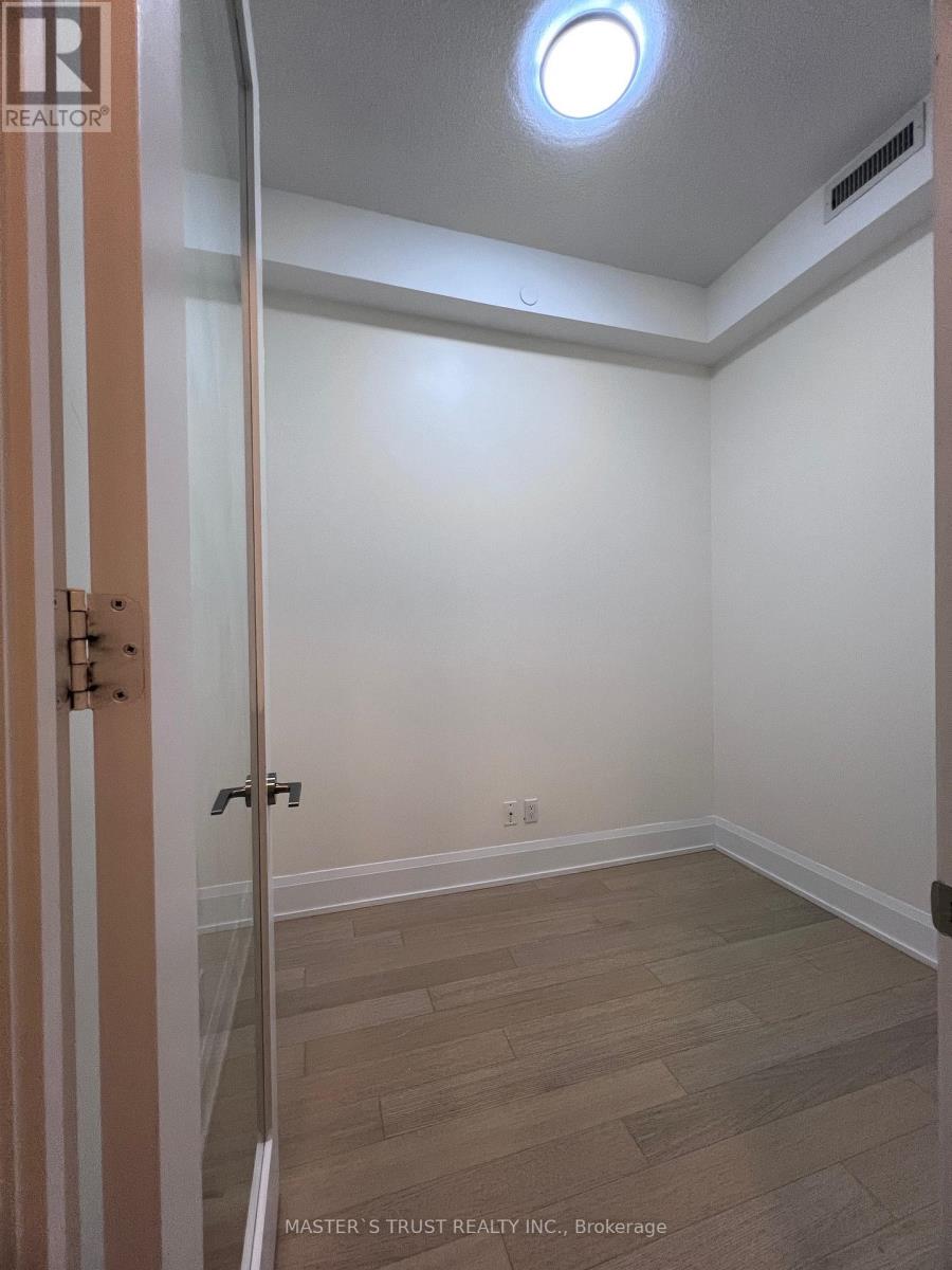 Rg06 - 25 Water  Walk Drive, Markham, Ontario  L3R 1L5 - Photo 15 - N12632552