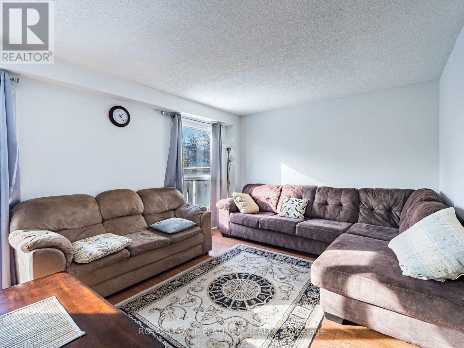 14 Wallingford Court, Brampton, Ontario  L6Y 4V7 - Photo 6 - W12630986