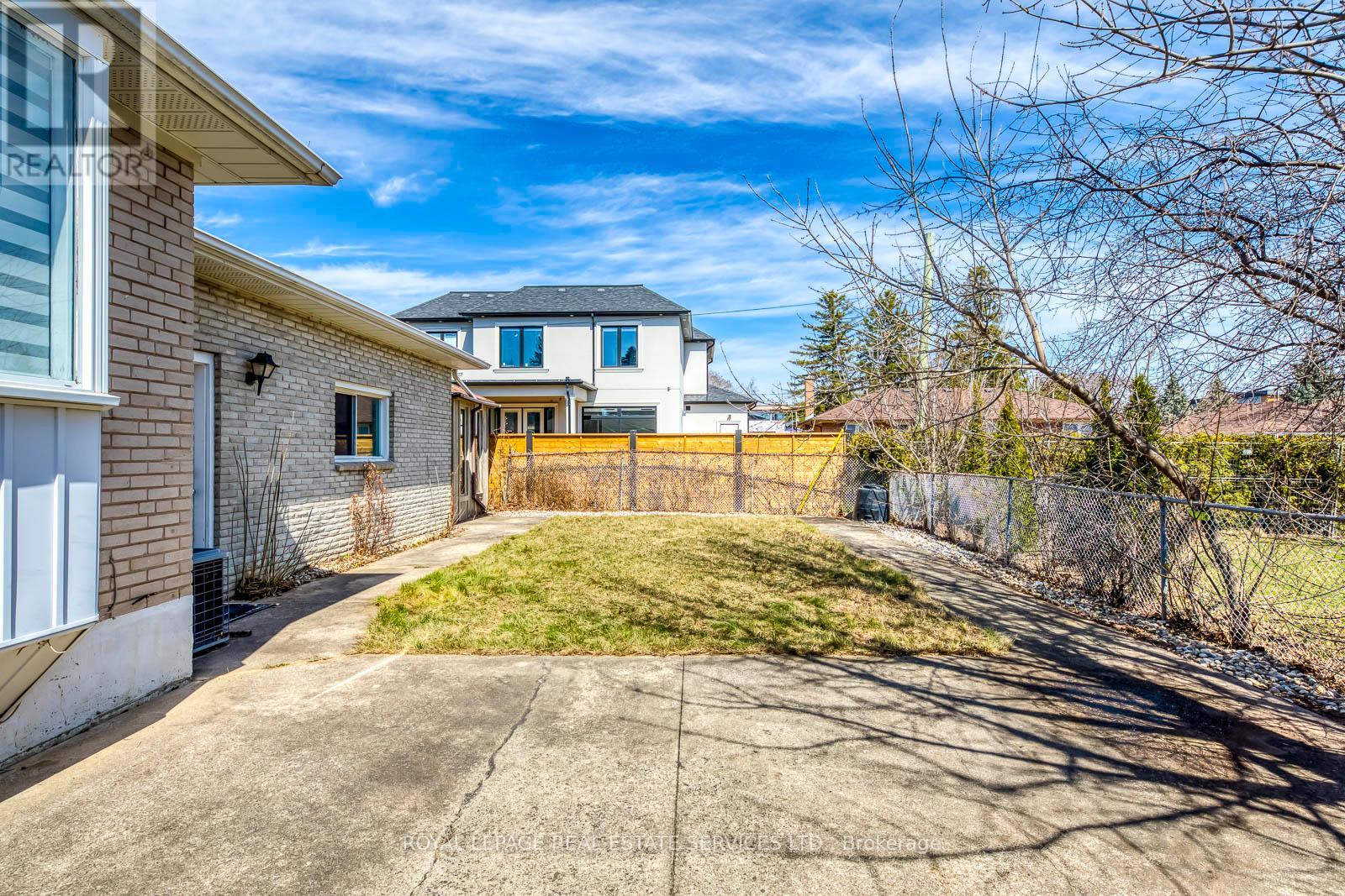 577 Trudale Court, Oakville, Ontario  L6L 4H2 - Photo 31 - W12632562