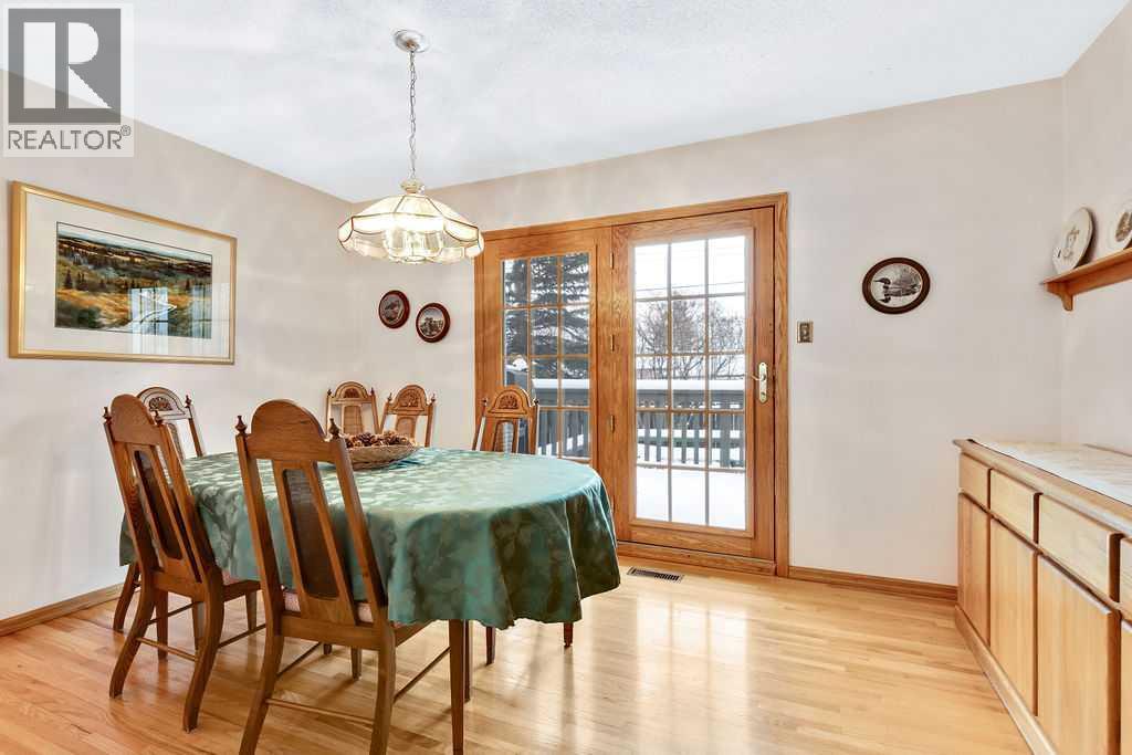 79 Chancellor Way Nw, Calgary, Alberta  T2K 1Y3 - Photo 4 - A2274614