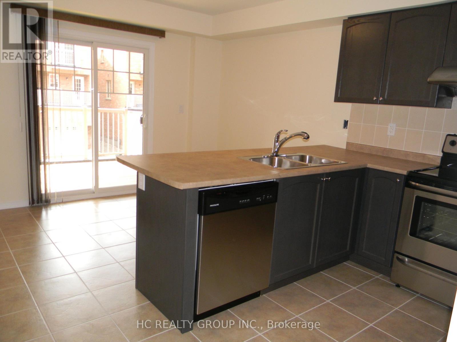 5259 Major Mackenzie Drive E, Markham, Ontario  L6C 0N3 - Photo 5 - N12632572