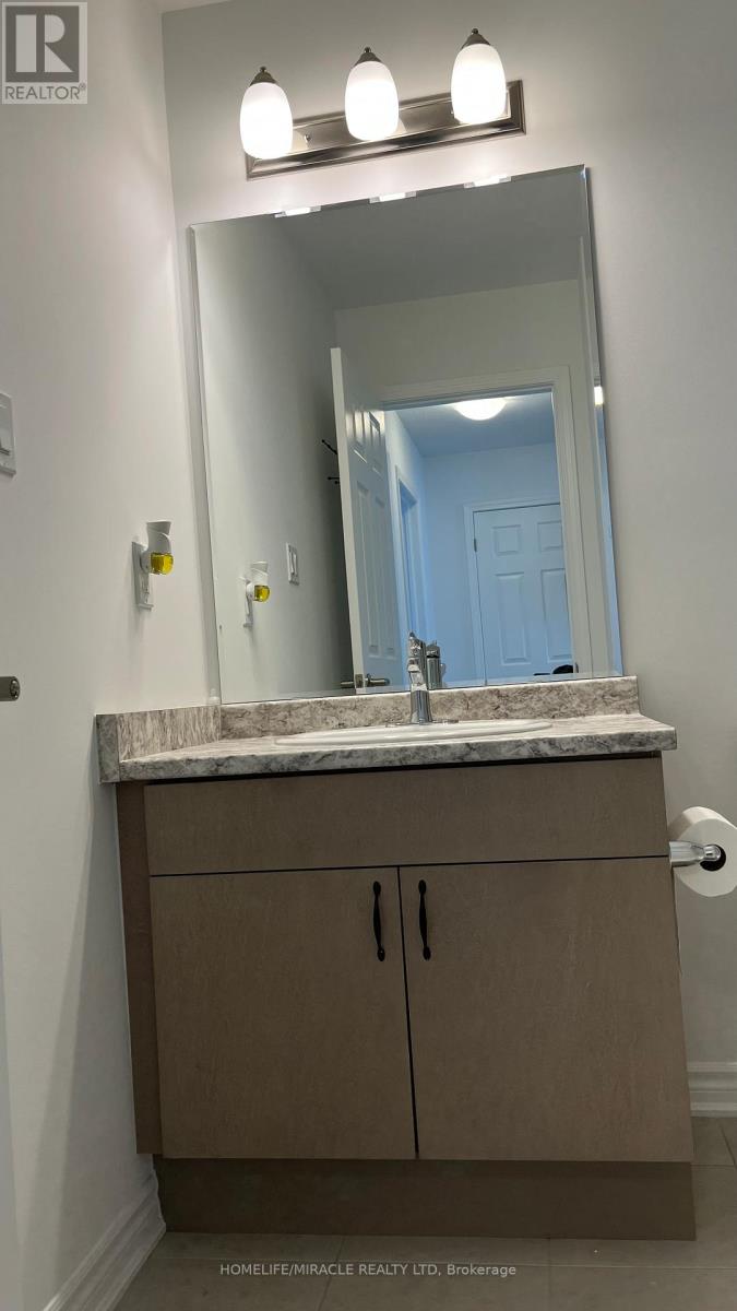 17 Canterhome Street, Kitchener, Ontario  N2R 0V2 - Photo 3 - X12630594