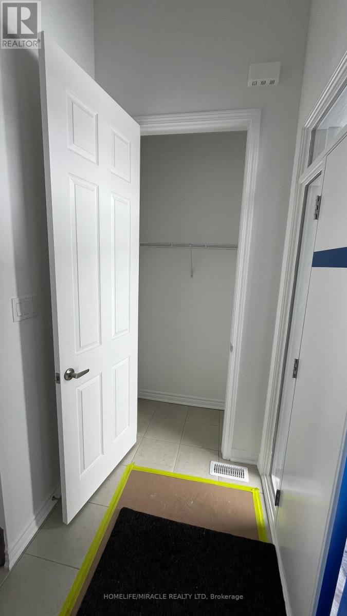 17 Canterhome Street, Kitchener, Ontario  N2R 0V2 - Photo 9 - X12630594