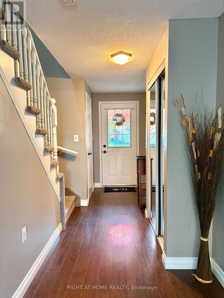 181 Columbia Road, Barrie (Holly), Ontario  L4N 8E2 - Photo 3 - S12632570