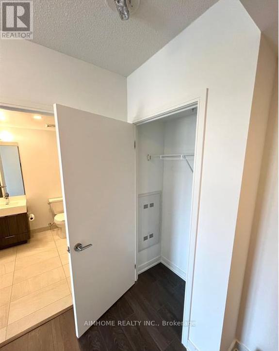 804 - 30 Samuel Wood Way, Toronto, Ontario  M9B 0C9 - Photo 8 - W12632582