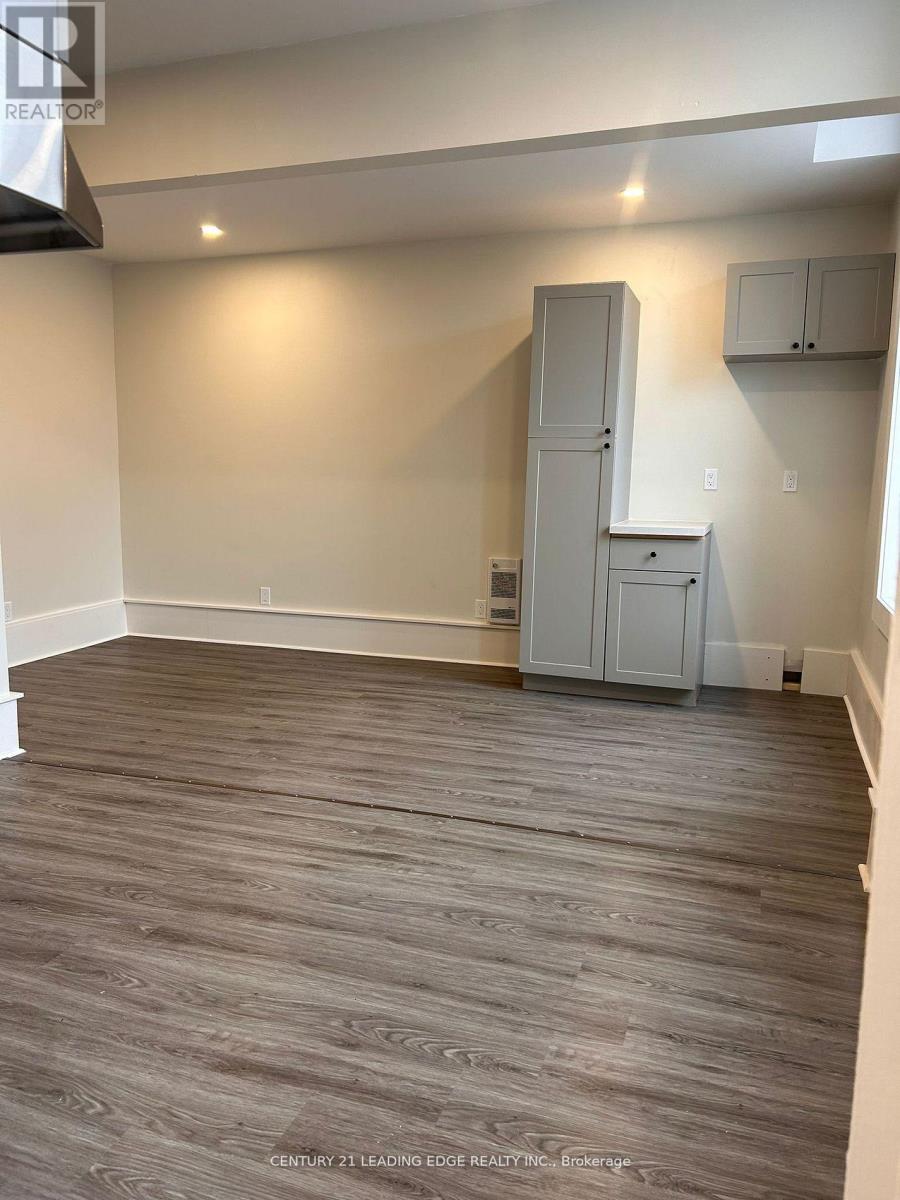 316-318 Front Street, Belleville, Ontario  K8N 2Z2 - Photo 13 - X12632600