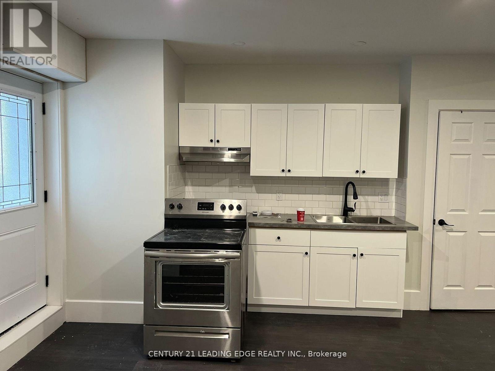 316-318 Front Street, Belleville, Ontario  K8N 2Z2 - Photo 4 - X12632600