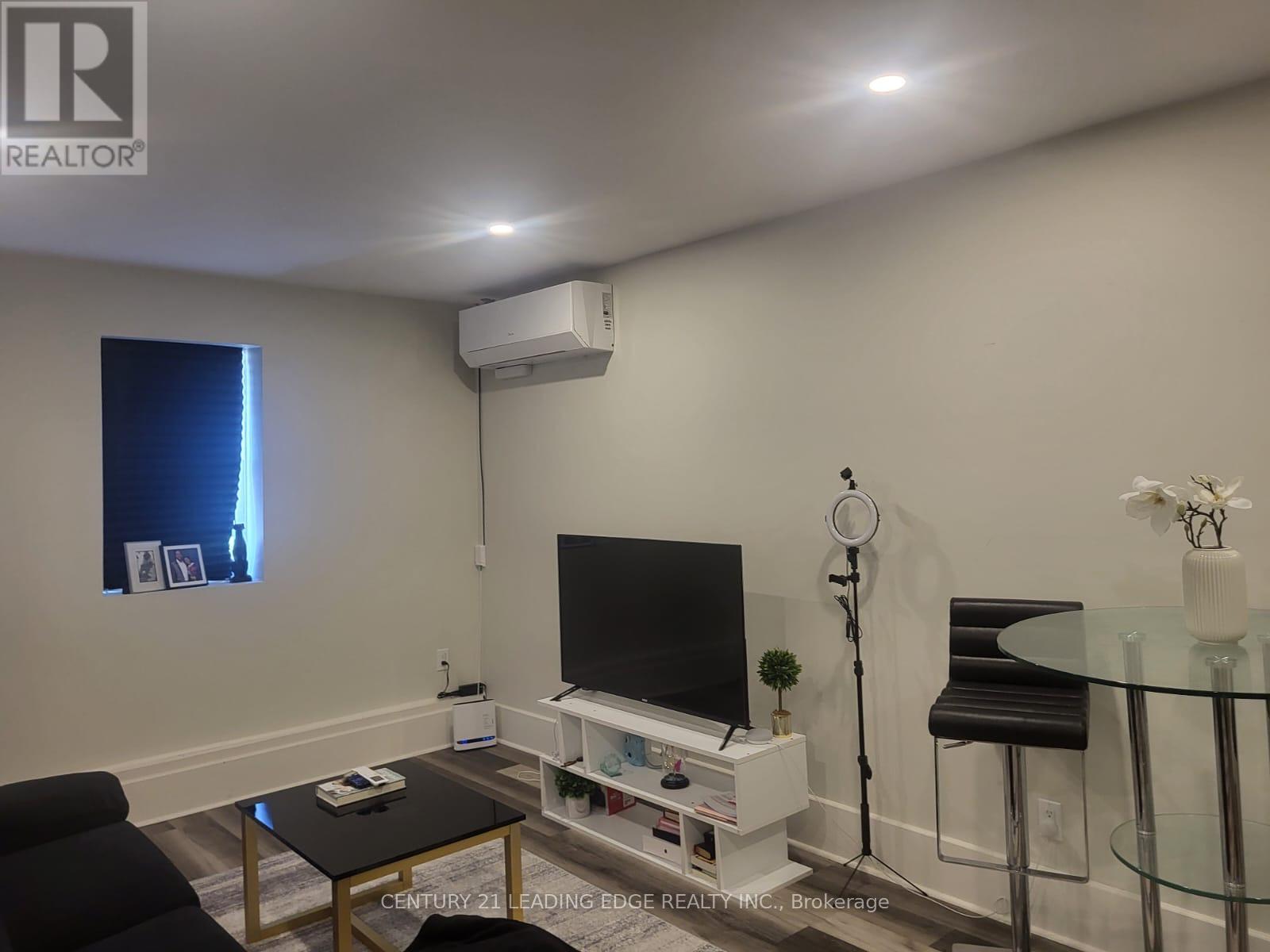 316-318 Front Street, Belleville, Ontario  K8N 2Z2 - Photo 9 - X12632600