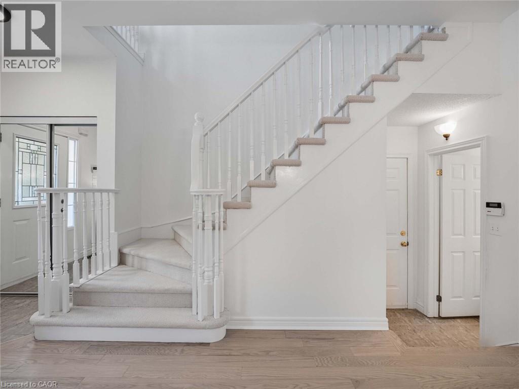 5228 Garland Crescent, Burlington, Ontario  L7L 7K9 - Photo 8 - 40792307