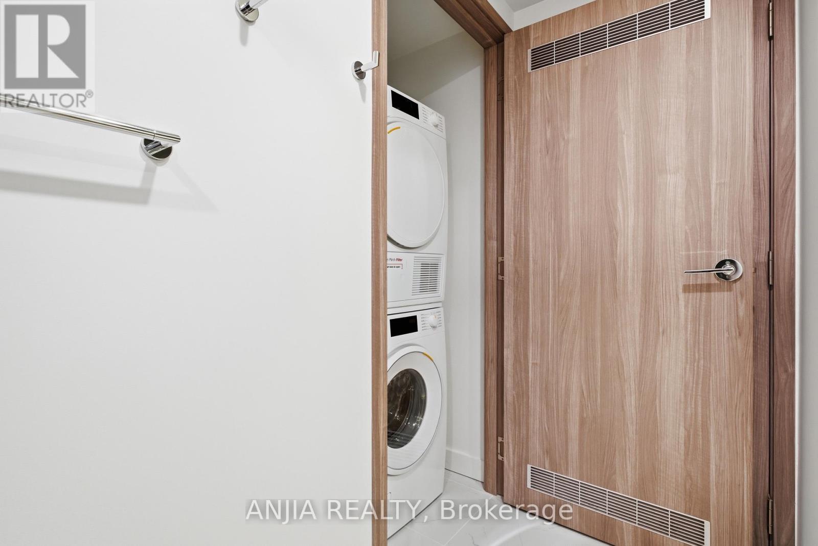 4108 - 1 Concord Cityplace Way, Toronto, Ontario M5V 0X3 - Photo 6 - C12632624