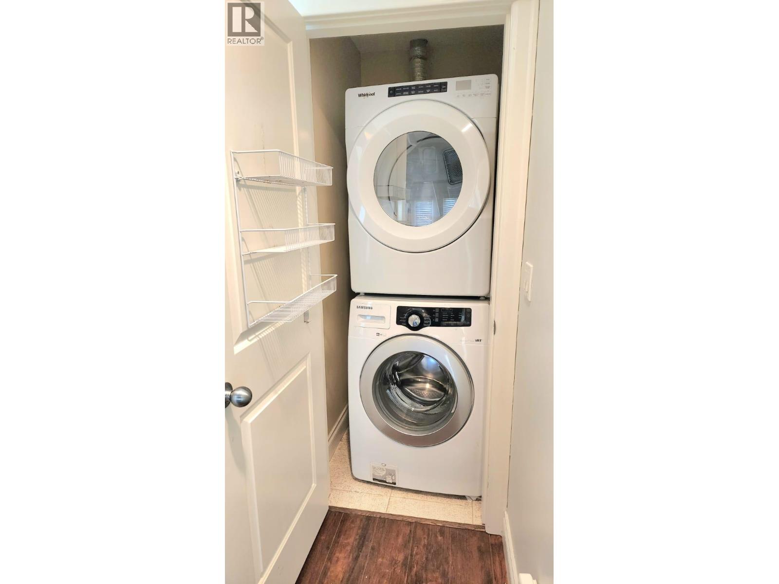 Main+up 1391 E 61 Avenue, Vancouver, British Columbia  V5X 2C8 - Photo 11 - R3073143