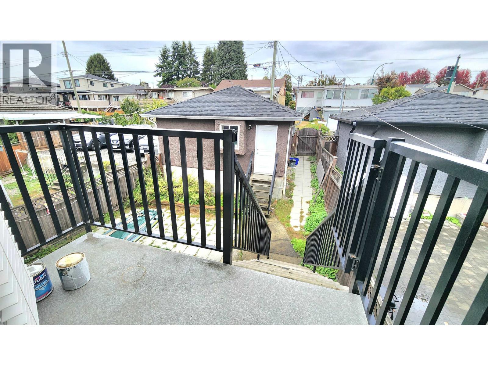 Main+up 1391 E 61 Avenue, Vancouver, British Columbia  V5X 2C8 - Photo 14 - R3073143