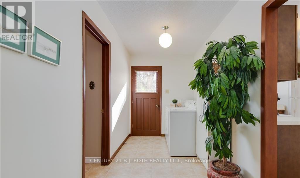 787 Innisfil Beach Road, Innisfil, Ontario  L9S 4E4 - Photo 13 - N12632610