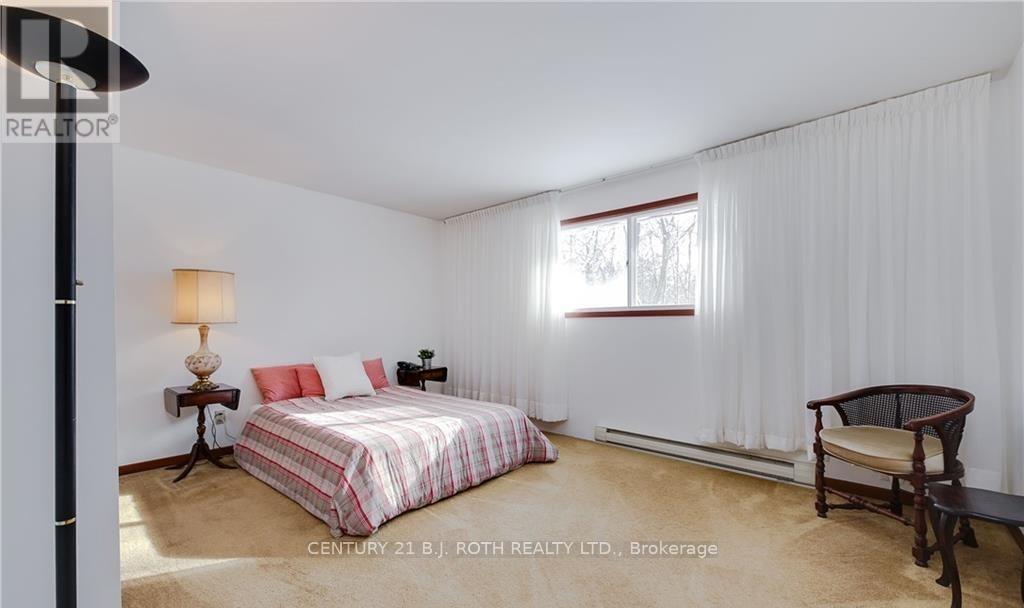 787 Innisfil Beach Road, Innisfil, Ontario  L9S 4E4 - Photo 16 - N12632610