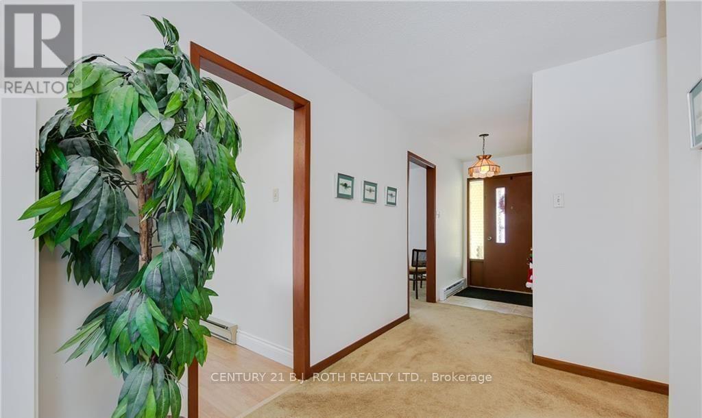 787 Innisfil Beach Road, Innisfil, Ontario  L9S 4E4 - Photo 7 - N12632610