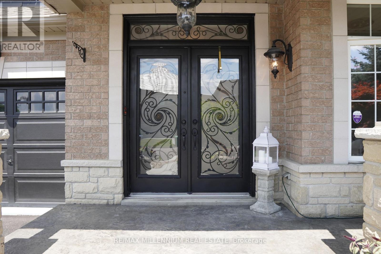 40 Rampart Drive, Brampton, Ontario  L6P 2Z1 - Photo 3 - W12632618