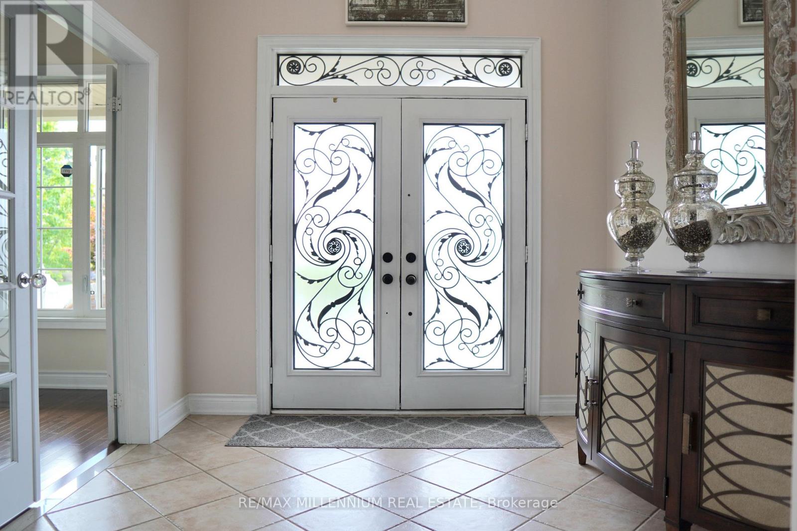 40 Rampart Drive, Brampton, Ontario  L6P 2Z1 - Photo 4 - W12632618