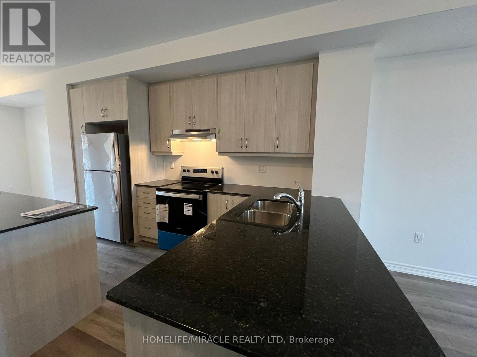 148 Keppel Circle, Brampton (Northwest Brampton), Ontario  L7A 5K7 - Photo 4 - W12632622