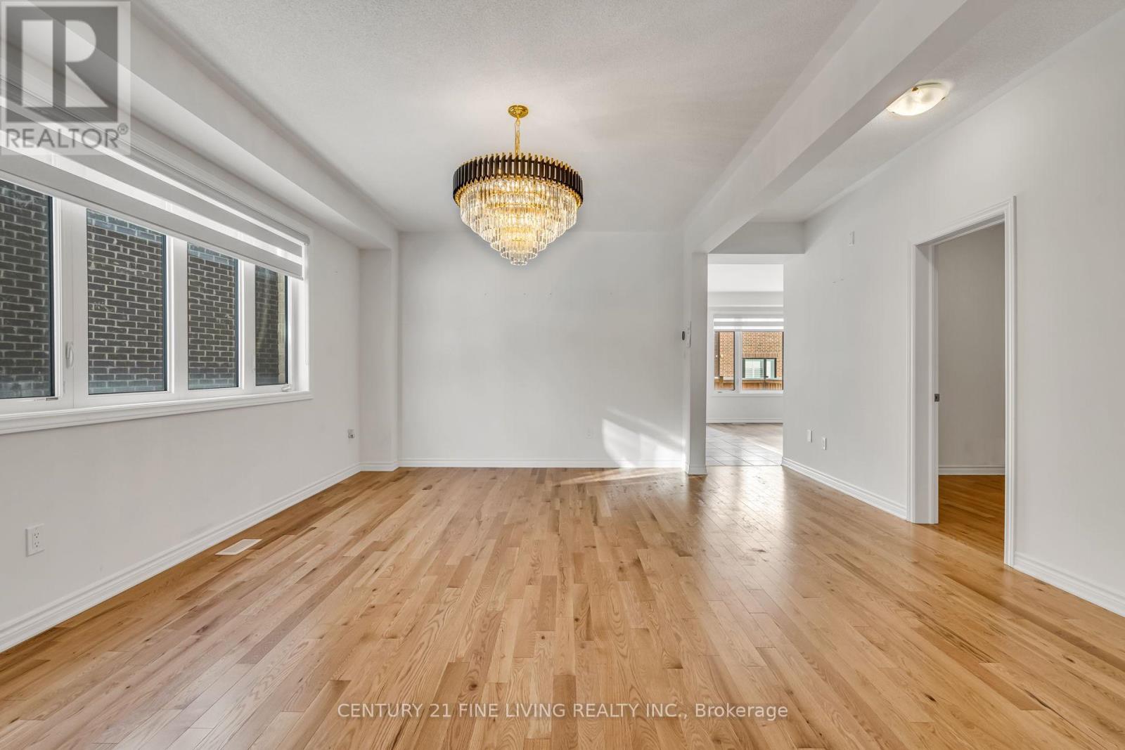 37 Petch Avenue, Caledon, Ontario L7C 4J8 - Photo 13 - W12628194