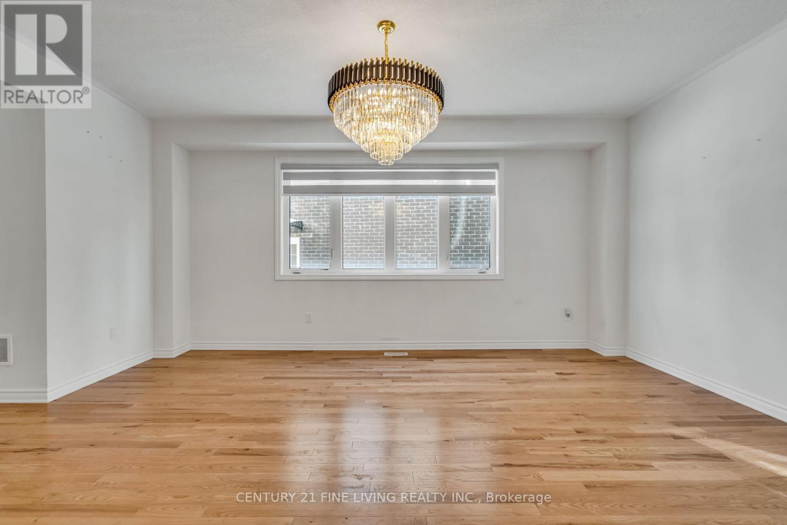 37 Petch Avenue, Caledon, Ontario L7C 4J8 - Photo 14 - W12628194