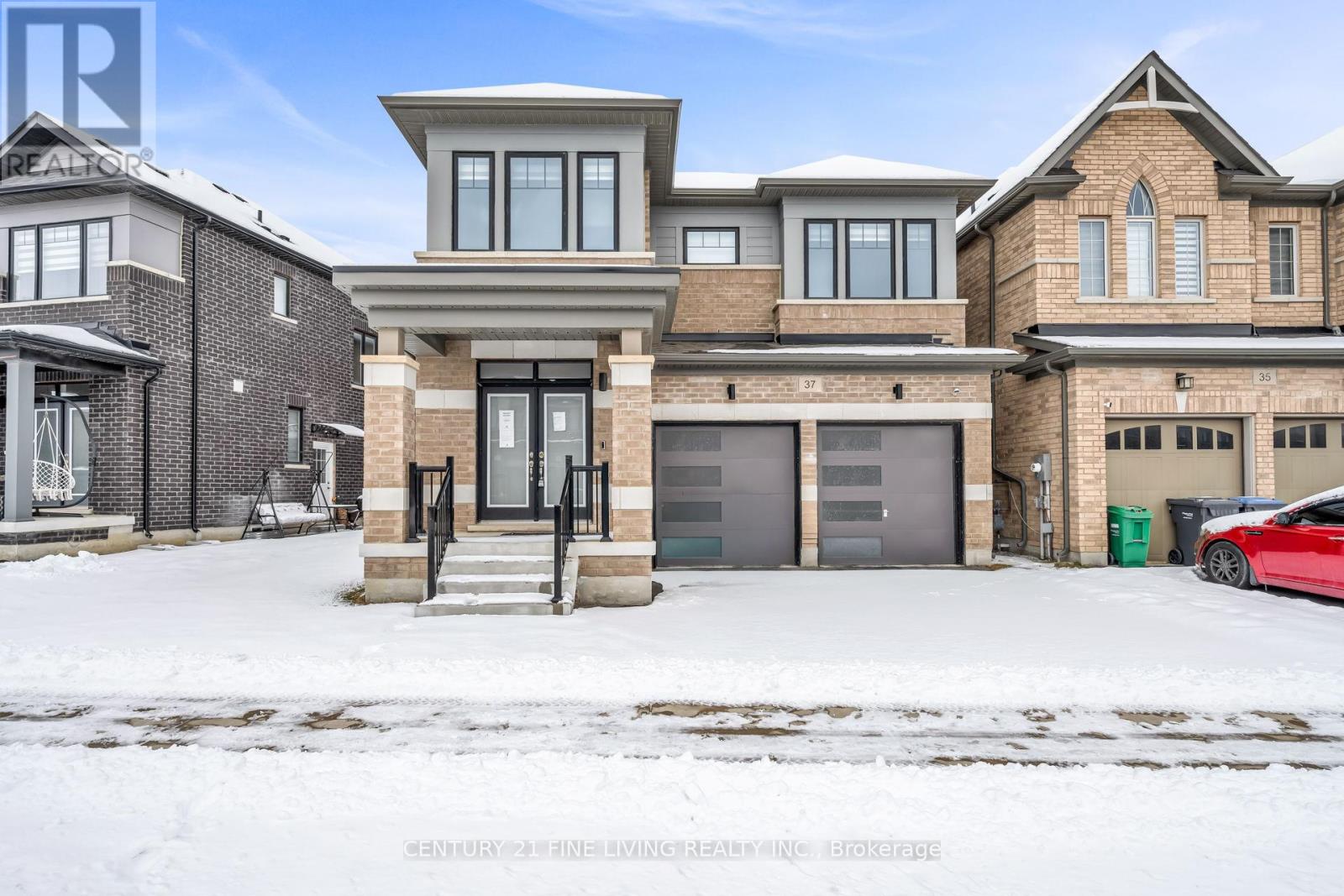 37 Petch Avenue, Caledon, Ontario L7C 4J8 - Photo 2 - W12628194