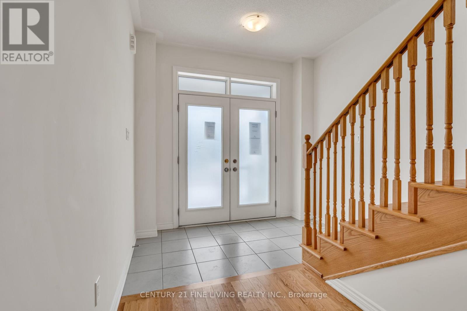 37 Petch Avenue, Caledon, Ontario L7C 4J8 - Photo 4 - W12628194