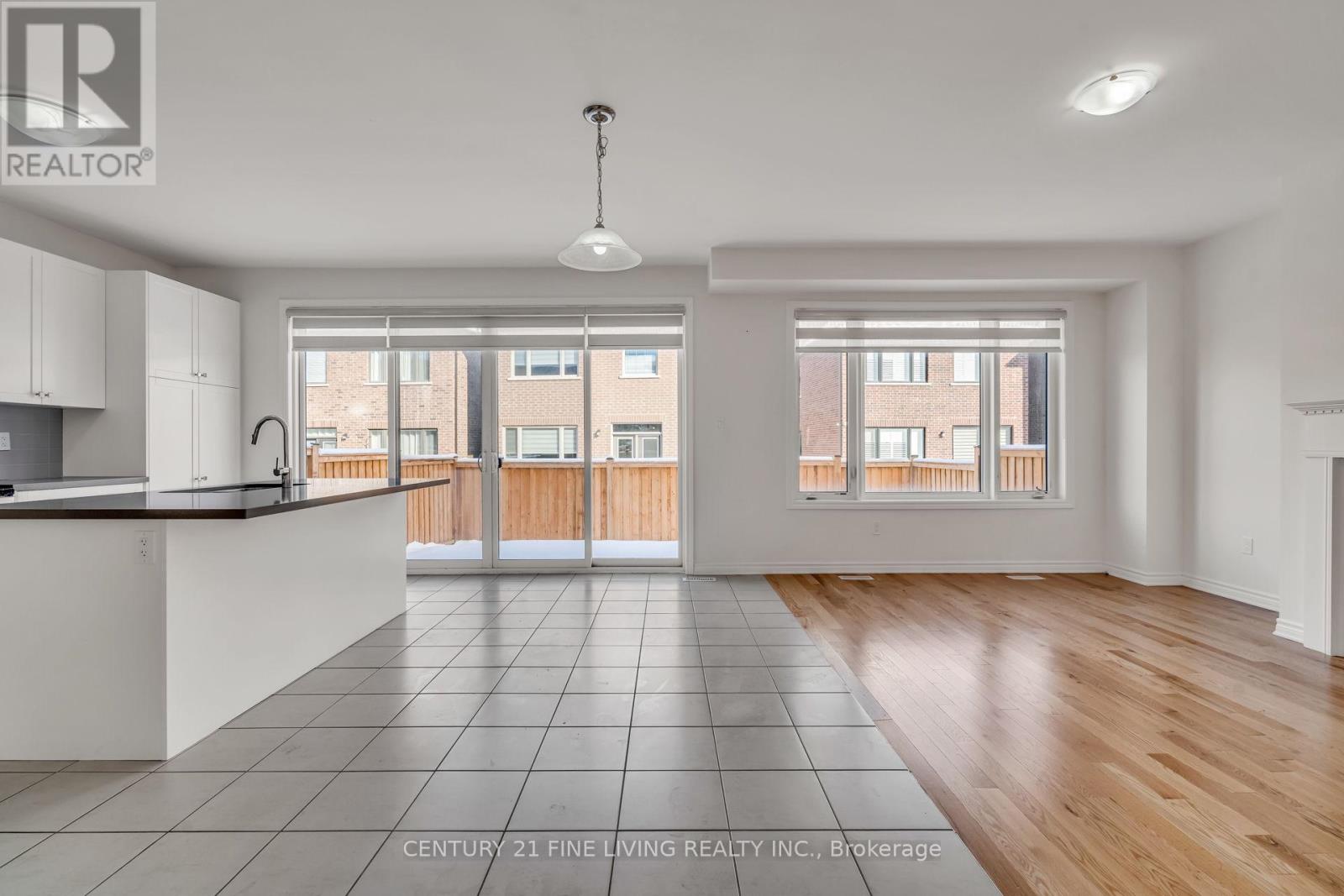 37 Petch Avenue, Caledon, Ontario L7C 4J8 - Photo 6 - W12628194