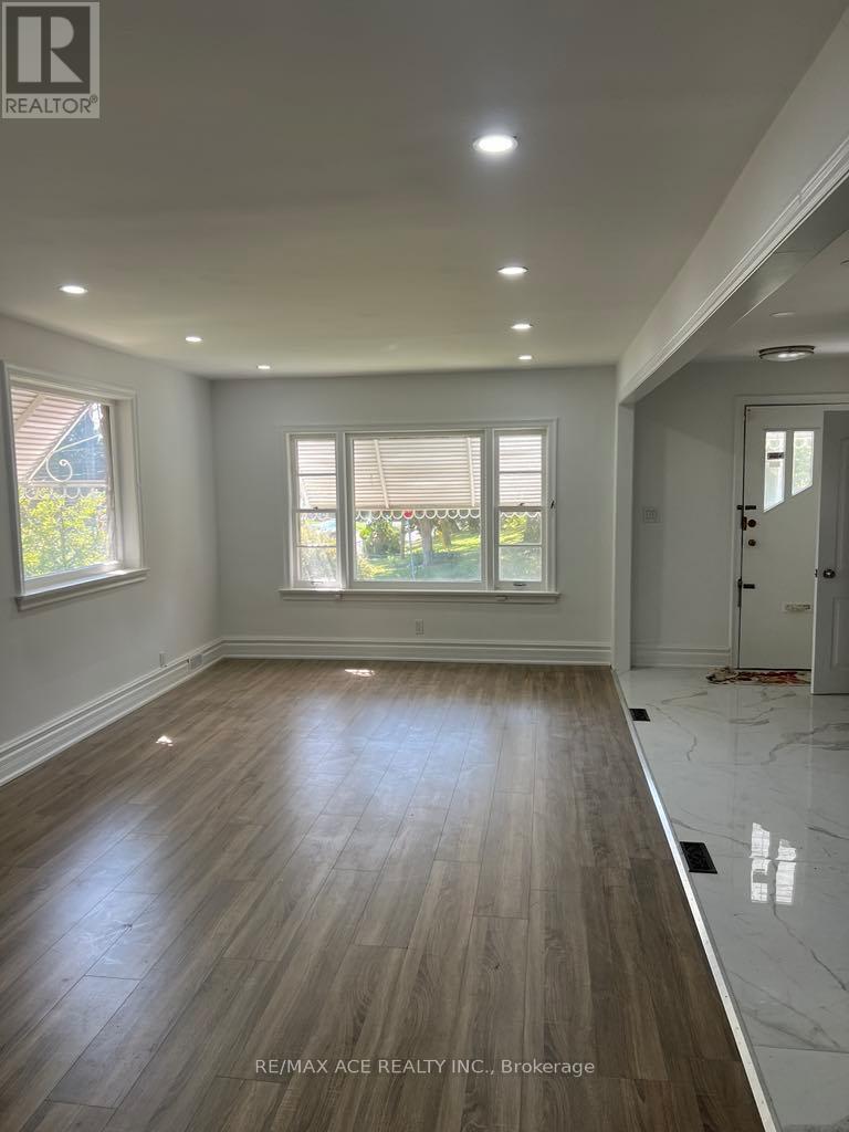 Main - 1 Aylesford Drive, Toronto, Ontario  M1N 1L6 - Photo 2 - E12632632