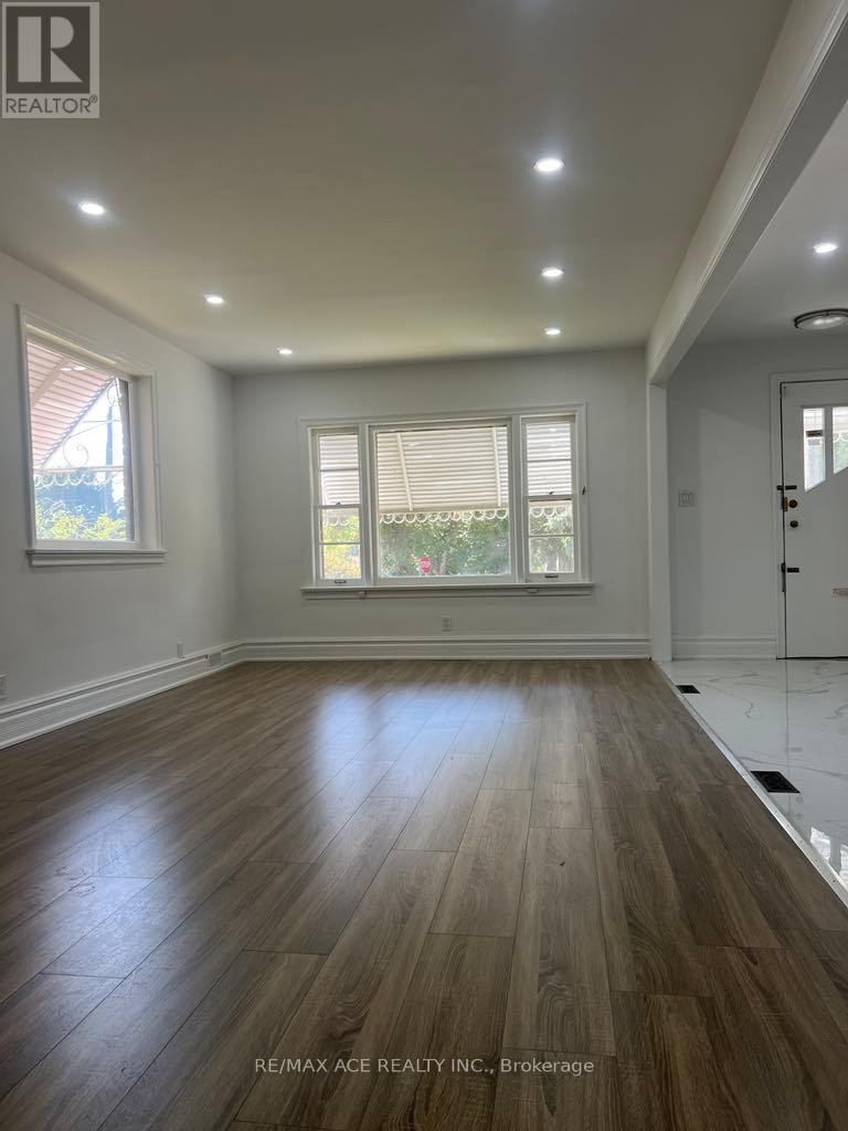 Main - 1 Aylesford Drive, Toronto, Ontario  M1N 1L6 - Photo 3 - E12632632